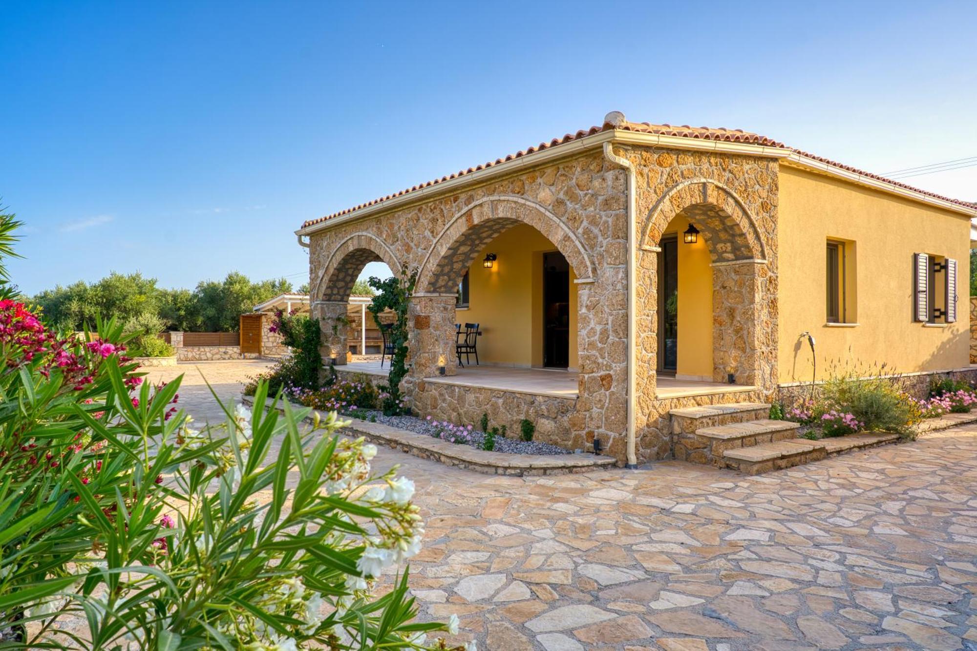 Astarte Villas - Astra Private Villas With Pool Vasilikí Exteriör bild