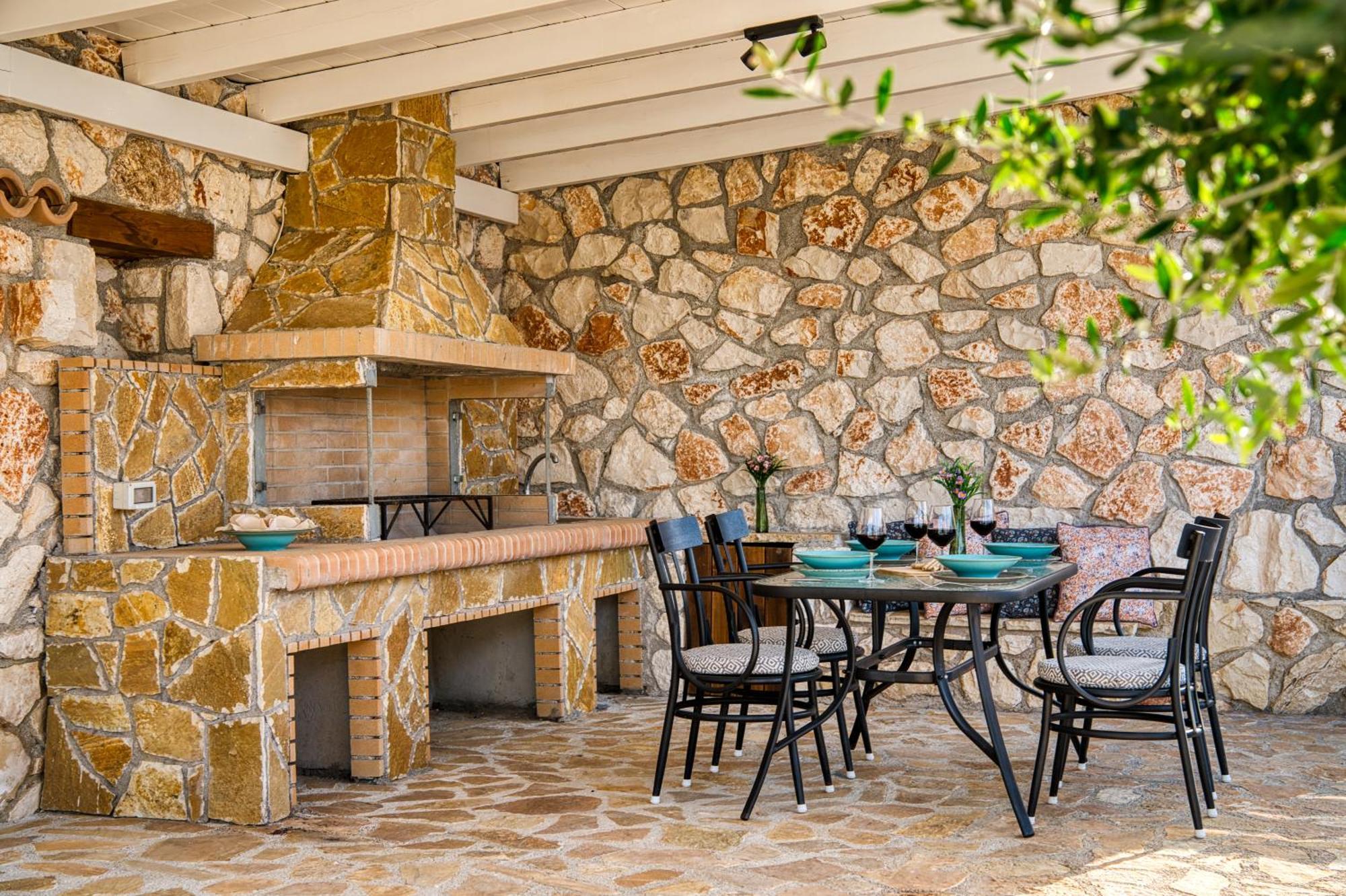Astarte Villas - Astra Private Villas With Pool Vasilikí Exteriör bild